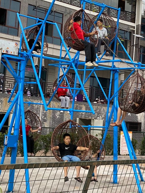 保定網紅4人8人旋轉秋千出售生產廠家報價